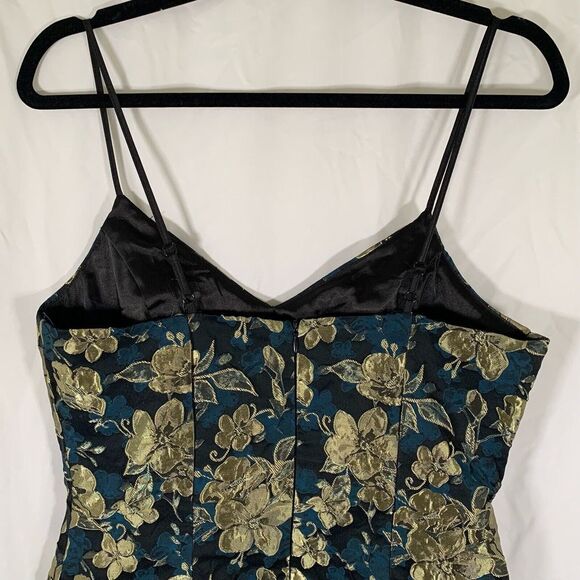 Lulu’s Dress Women’s Medium Black Floral Embroidered Sleeveless Mini Dress - Picture 8 of 9